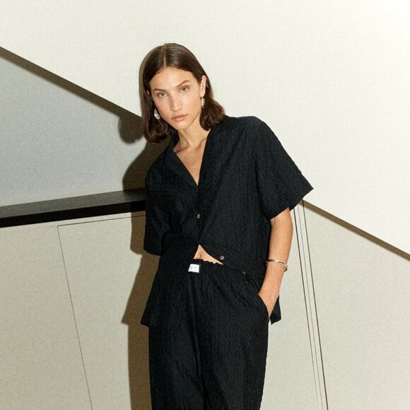 392. YAITTE Bondi Black Embroidered PJ Style Shirt $350 NWT Small - Picture 2 of 4